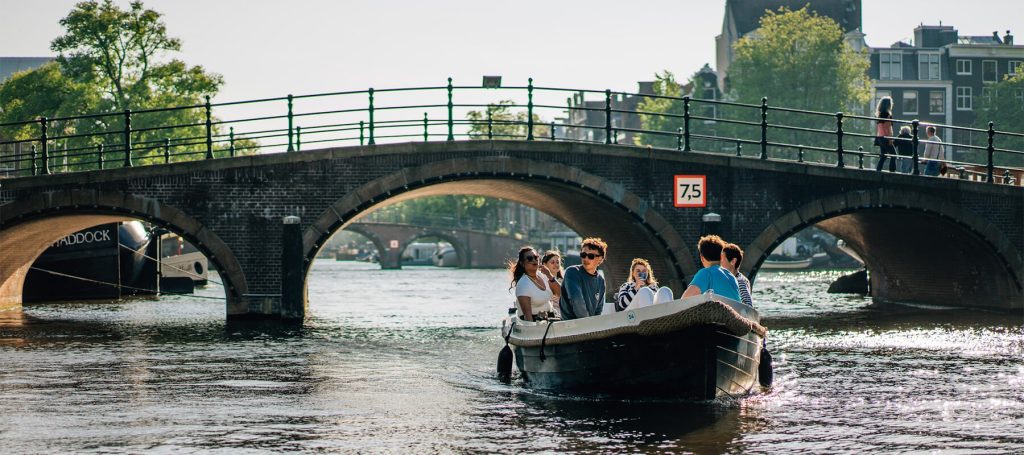 Amsterdam Boat Rental - Explore the canals yourself!