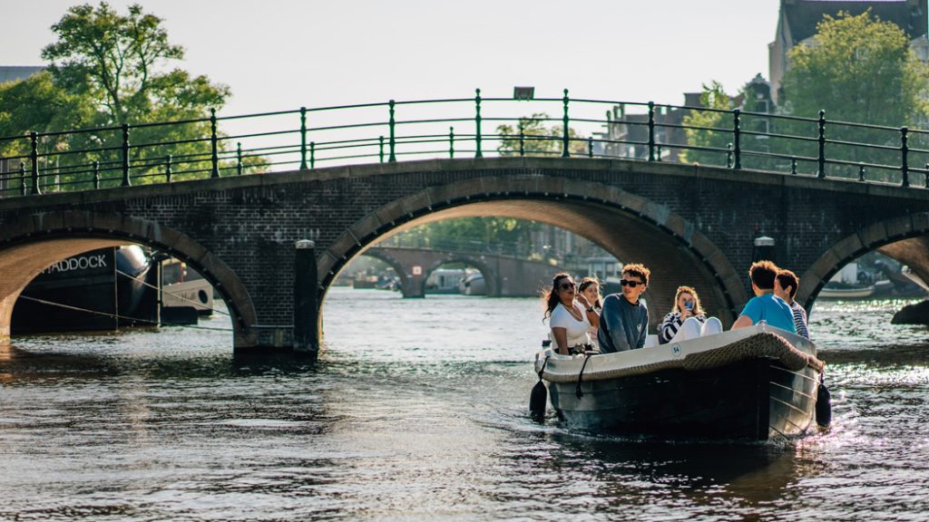 Boat Rental in Amsterdam, Utrecht, Haarlem, Loosdrecht & Leiden